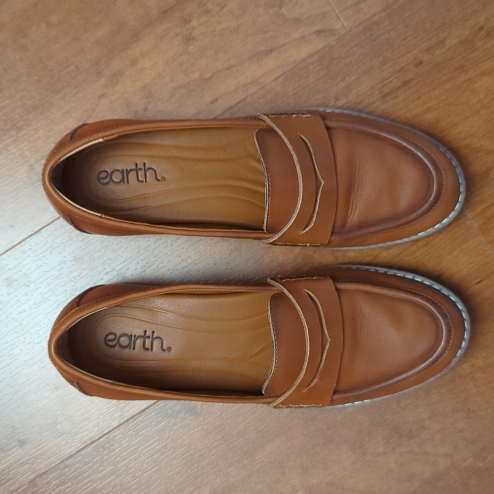 Earth loafers 8W